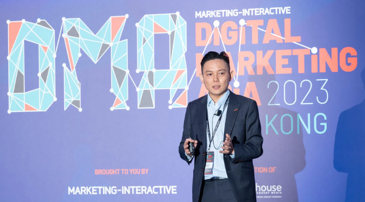 Ông Elvis Yan - giám đốc Marketing của UA Finance đã phát biểu tại hội nghị Digital Marketing Asia Hong Kong