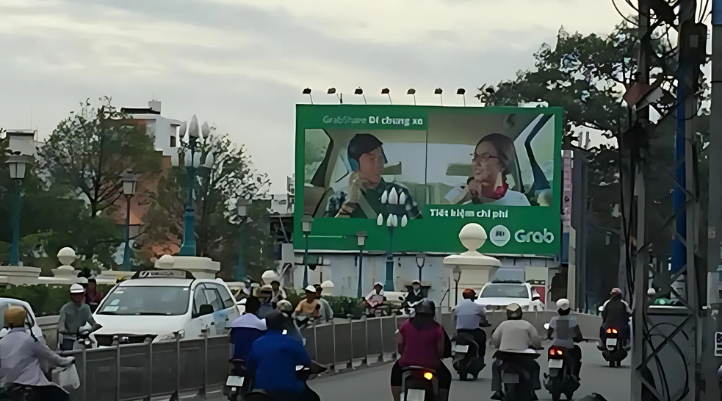 Ưu điểm của OOH là khả năng nhắm khách hàng theo địa điểm rất tốt