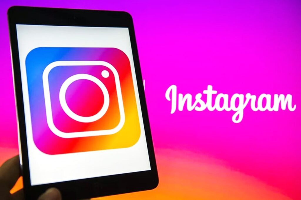 Chiến lược bán hàng hiệu quả trên Live của Instagram gồm giới thiệu sản phẩm khan hiếm, tạo combo ưu đãi độc quyền, hiển thị giá và hướng dẫn mua rõ ràng, cùng sử dụng call to action mạnh để tăng tỷ lệ chốt đơn.