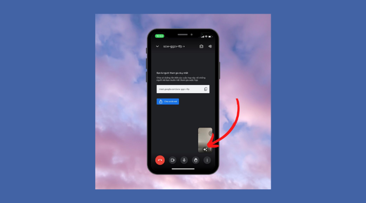 Sau khi vào cuộc họp, bạn tìm biểu tượng làm đẹp (Beauty icon) ngay dưới khung hình ảnh của bạn. Nhấn vào biểu tượng này để mở menu hiệu ứng và filter. 