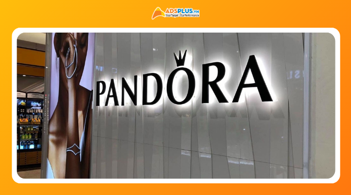 Bảng hiệu quảng cáo nổi bật giúp doanh nghiệp thu hút khách hàng và tăng nhận diện thương hiệu tại điểm bán.