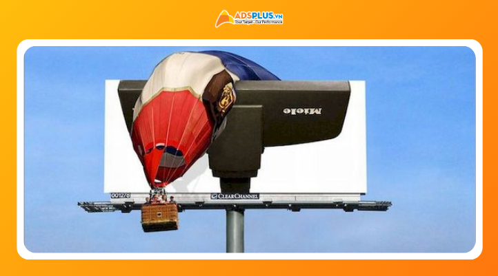 Mẹo thiết kế bảng hiệu quảng cáo hiệu quả gồm ưu tiên sự đơn giản, đồng bộ nhận diện, tối ưu ánh sáng và chọn đơn vị thi công uy tín.