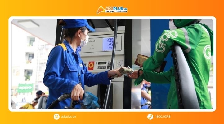 Gi&aacute; xăng leo thang: Grab biến &aacute;p lực chi ph&iacute; th&agrave;nh cơ hội giữ hệ sinh th&aacute;i?