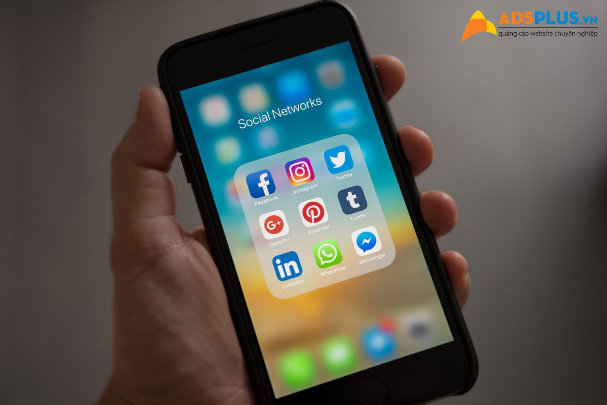 Facebook nhắn tin